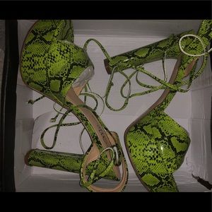 ★ Green Snake Skin Strap Up Heels